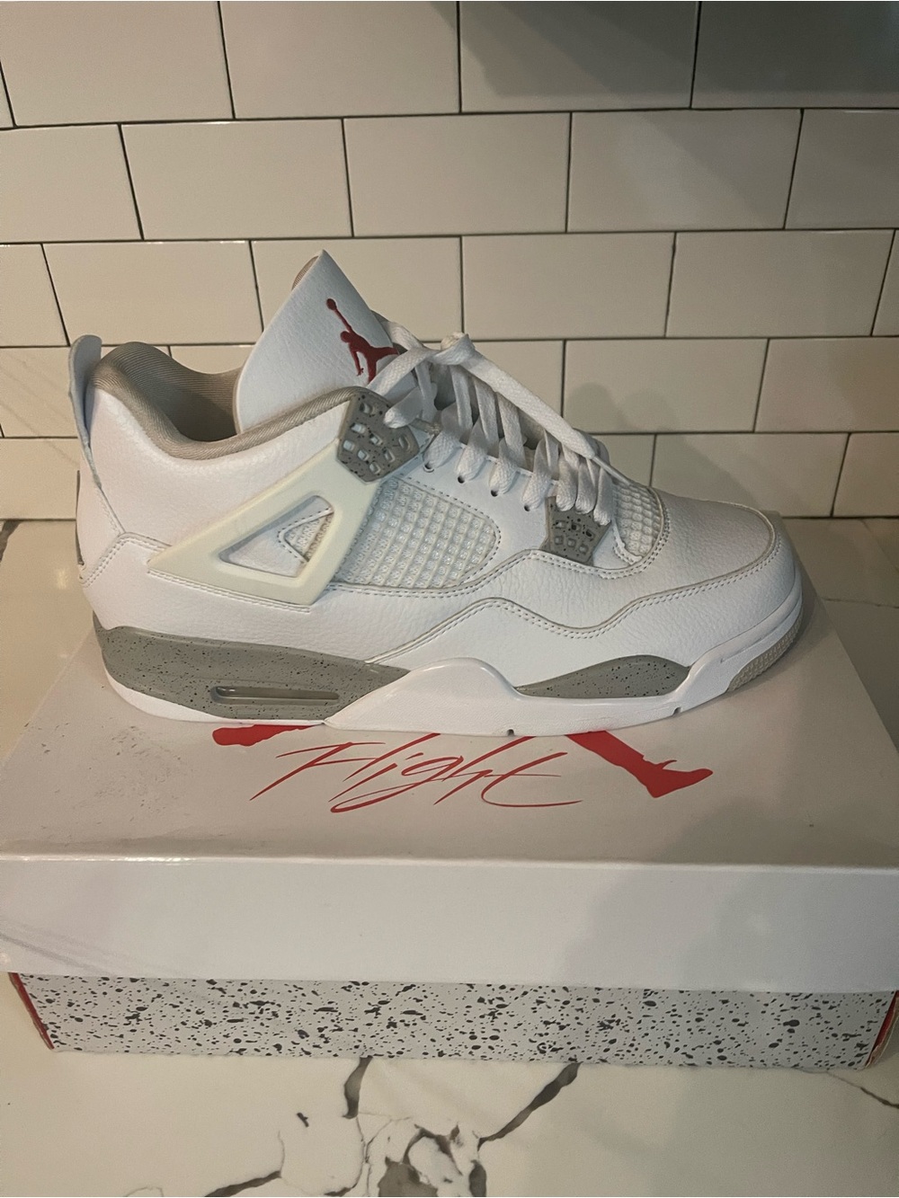 Men’s Retro 4 White Oreo Size 11.5.